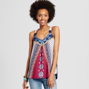 SOLD✔️🎁 Xhilaration Top with Razor Back